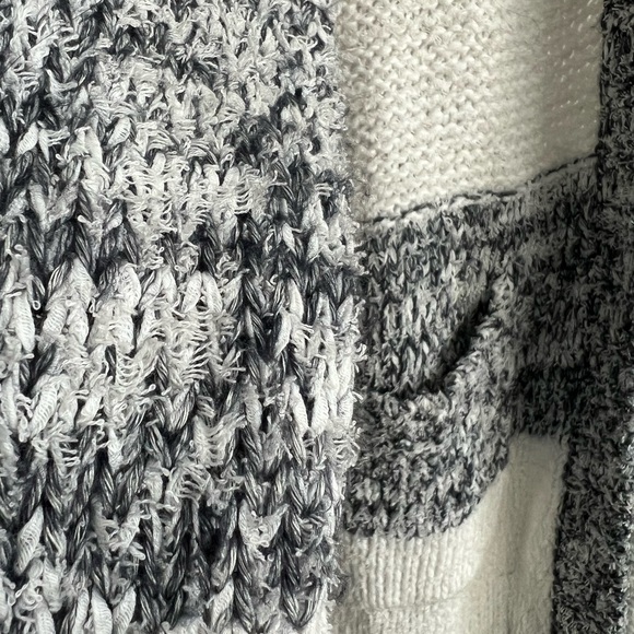 Micheal Kors sweater Medium - Picture 3 of 10